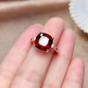Nhẫn bạc mặt đá vuông Garnet thạch lựu đỏ thiên nhiên