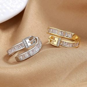 Nhẫn hình thắt lưng đính đá Zircon