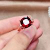 Nhẫn bạc mặt đá vuông Garnet thạch lựu đỏ thiên nhiên