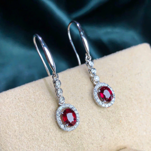 Bông tai thả dài đính đá Garnet oval