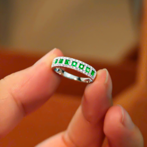 Nhẫn bạc đính đá Diopside